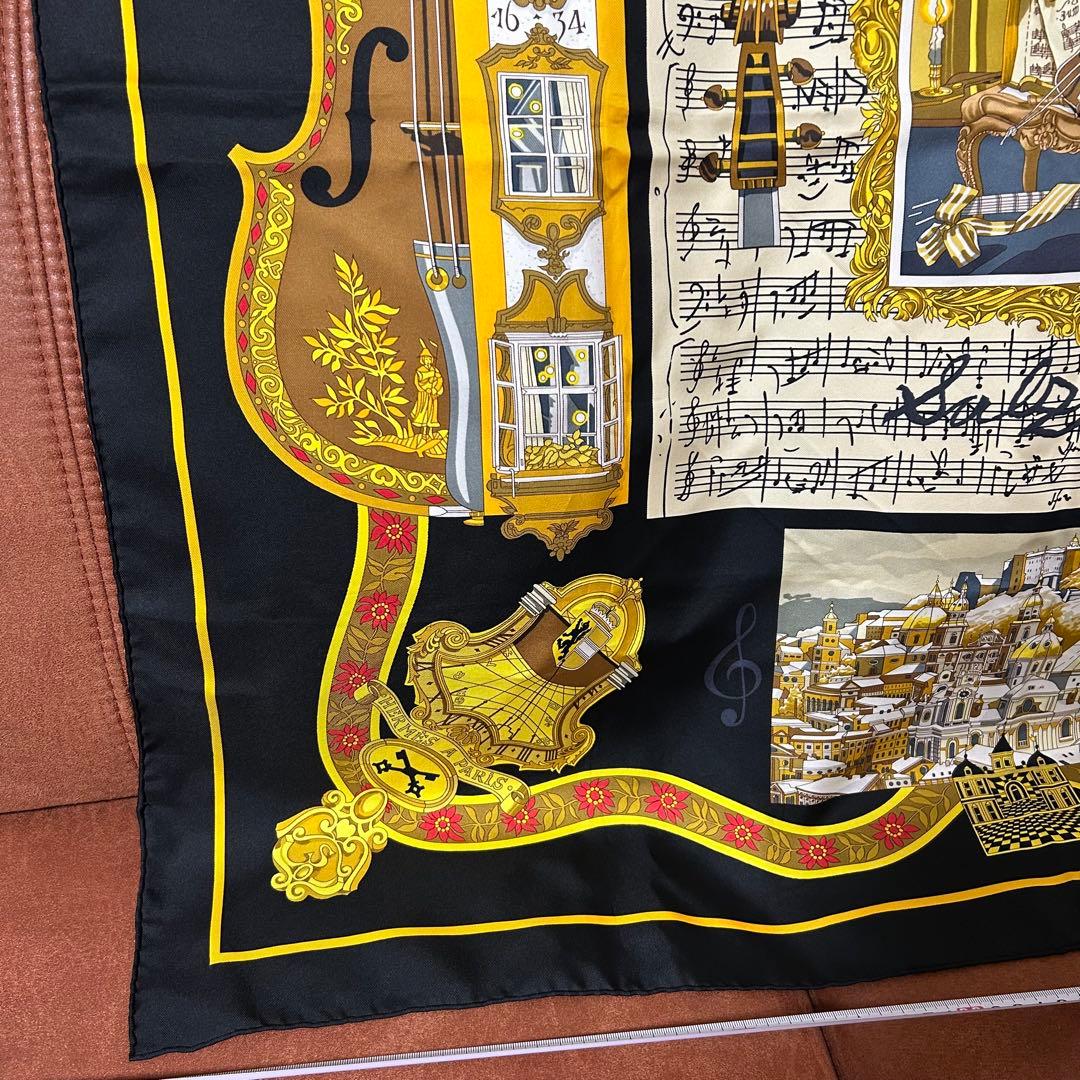 HERMES スカーフ 黒 金 中古 保管品 美品