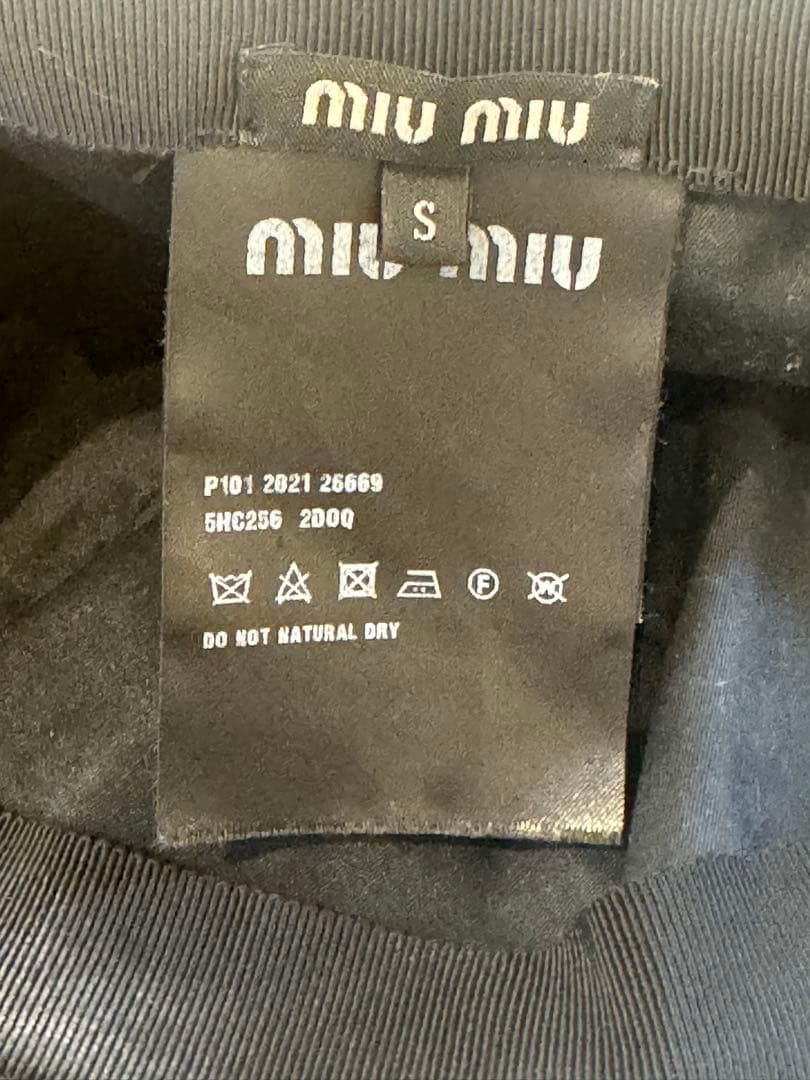 ^ ^　miu miu 黒 ベースボールキャップ ドット柄リボン付き