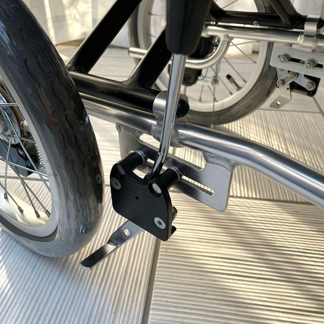 ♿️介助式 軽量スリム とても使いやすく便利な多機能タイプ 車椅子