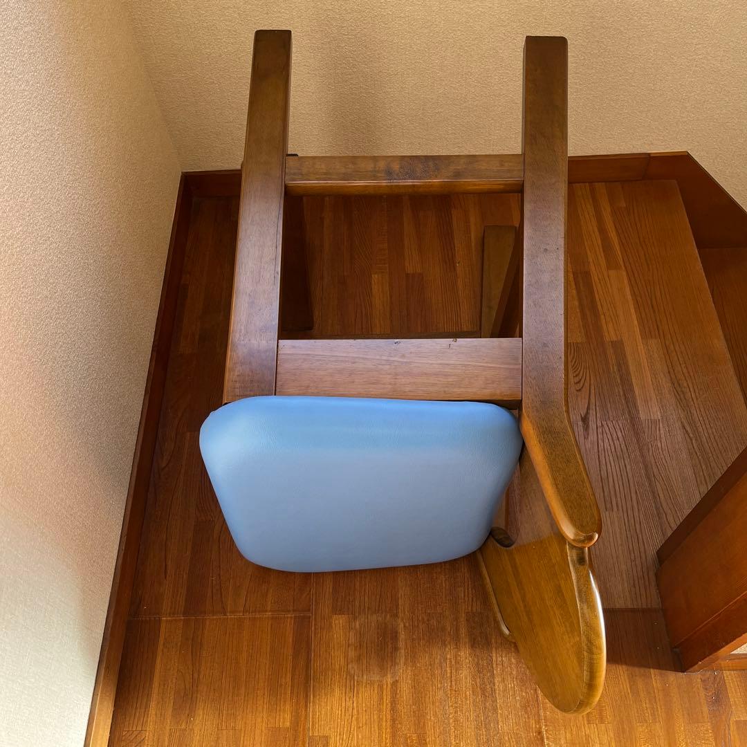 中古品　カウンターチェア　ブルー①