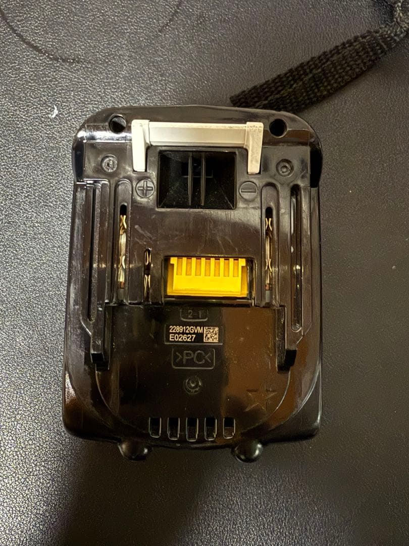 マキタML801 LEDライト14.4V 6.0Ah純正バッテリー付き