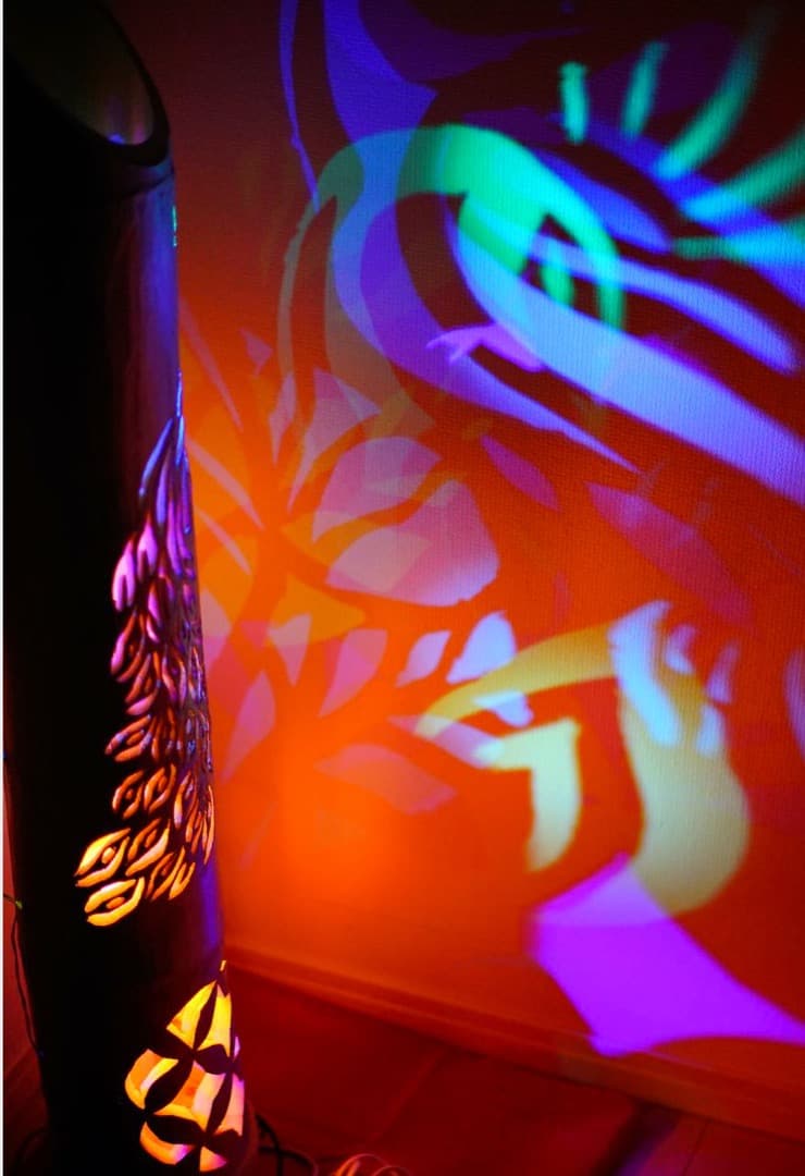 竹灯籠　シルバー　〜〜孔雀〜〜　　揺らぎ炎の灯り　コンセント・電池式両方可