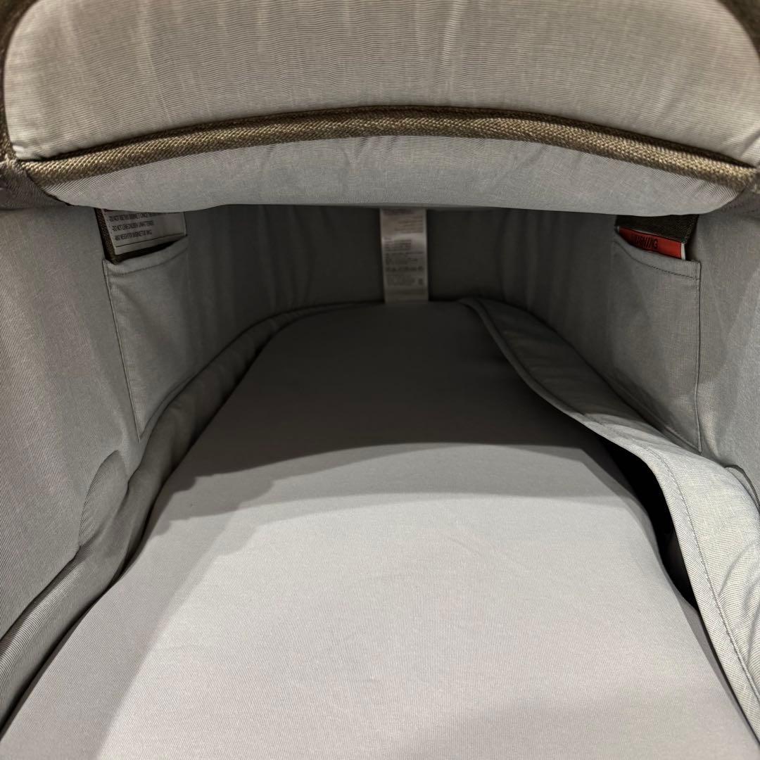 【美品】 Bugaboo Bee5 キャリーコット バシネット 本体 グレー