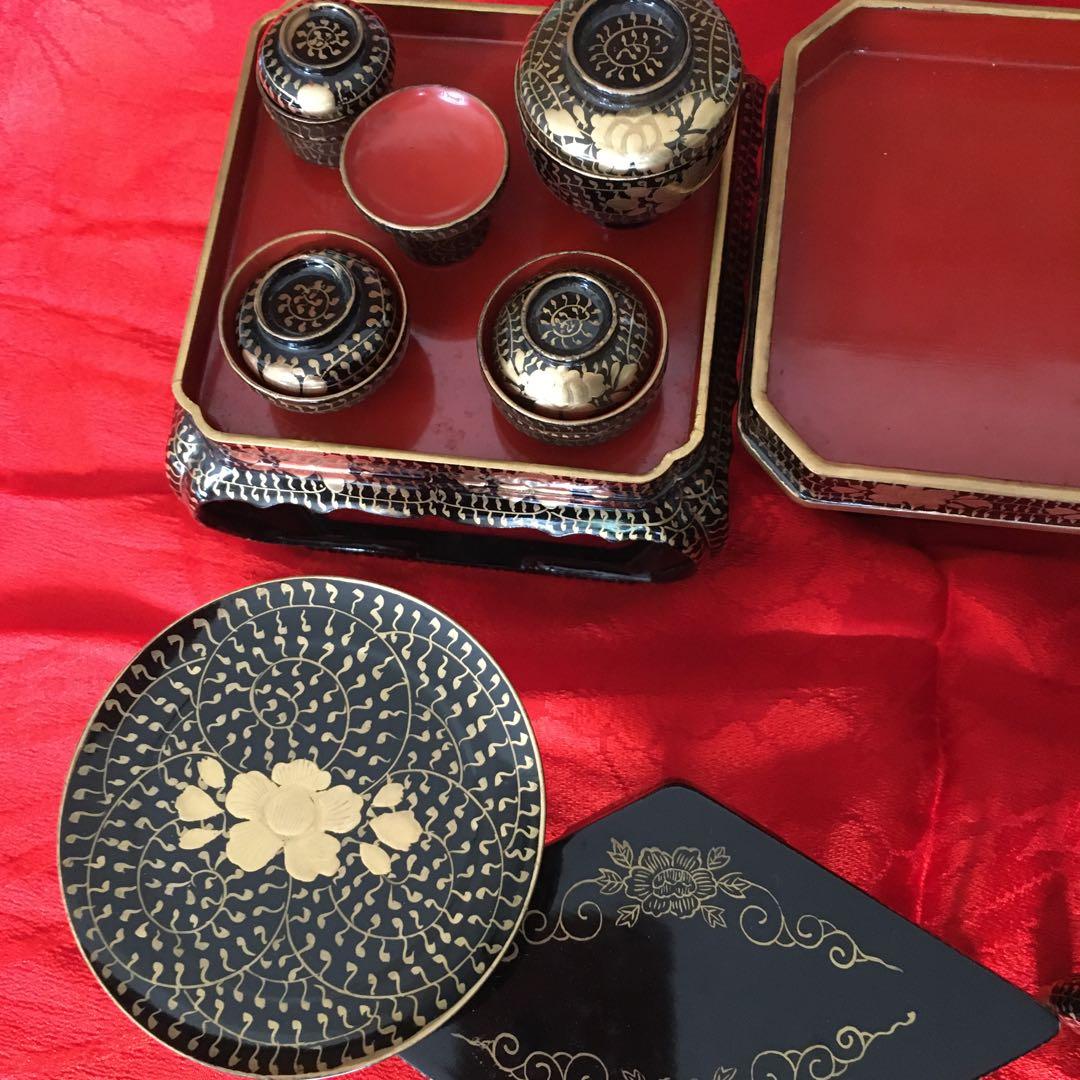 アンティーク　吉野雛　5段段飾り雛道具　唐草牡丹蒔絵【御膳　菱台　三宝　花入錫】