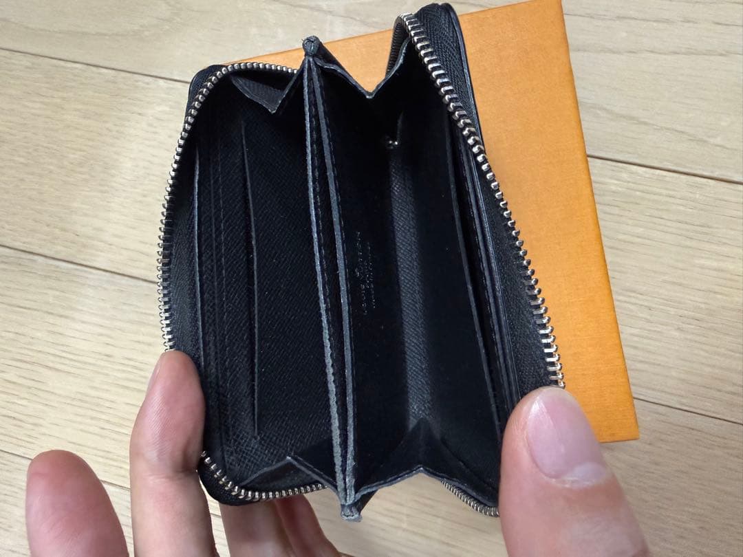 美品 ルイヴィトン タイガ 黒 ノワール ケース ジッピーパース