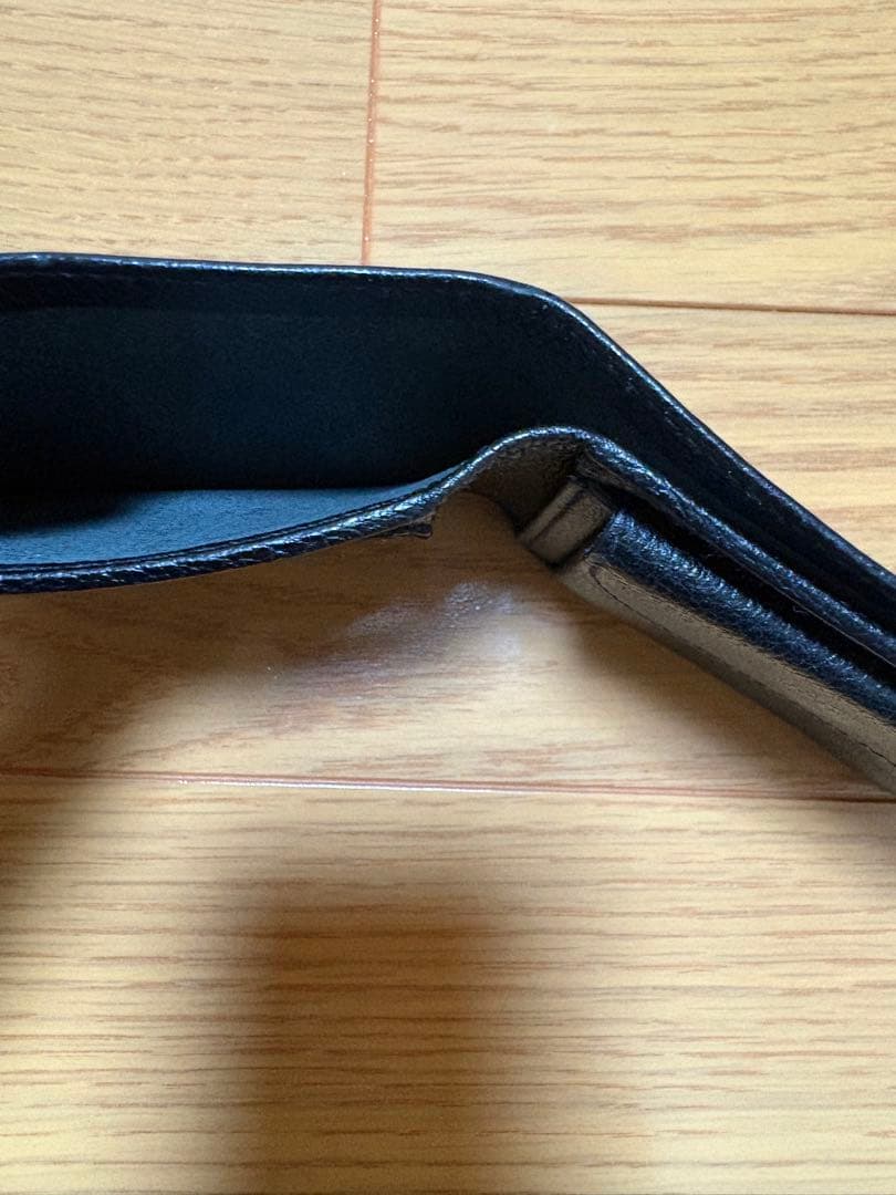 イル ビゾンて二つ折り財布