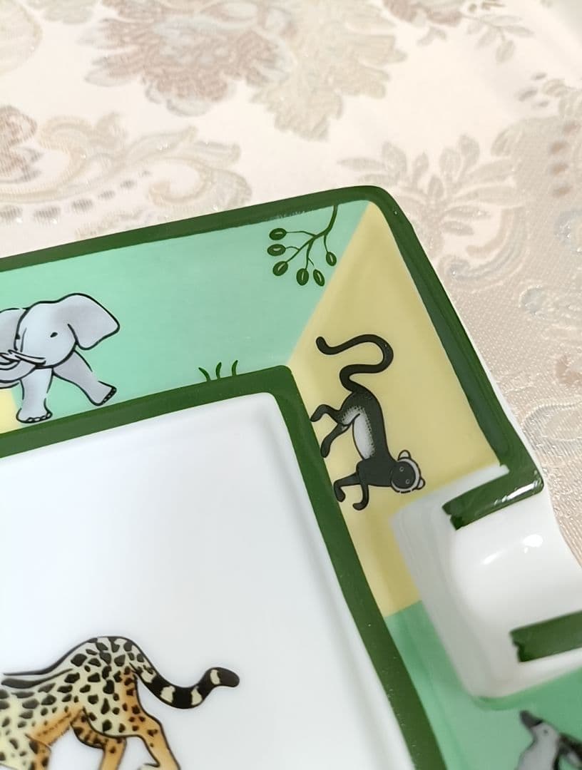 HERMES 非売品のアッシュトレー（灰皿）