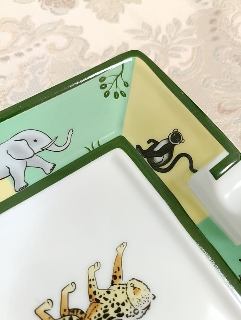 HERMES 非売品のアッシュトレー（灰皿）