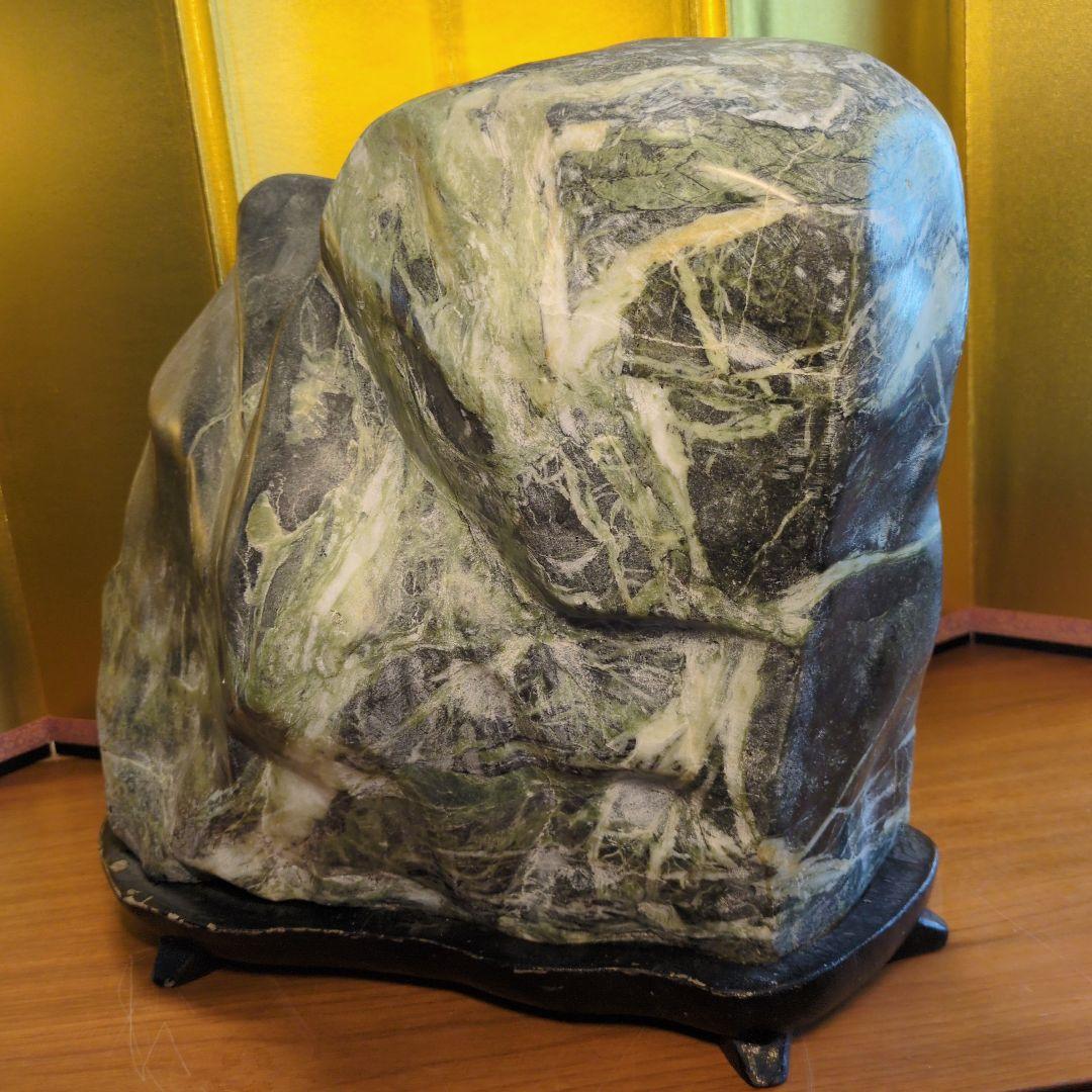 蛇紋石 特大 約25kg 磁力反応有 天然石 自然石 水石 木製専門台座付き