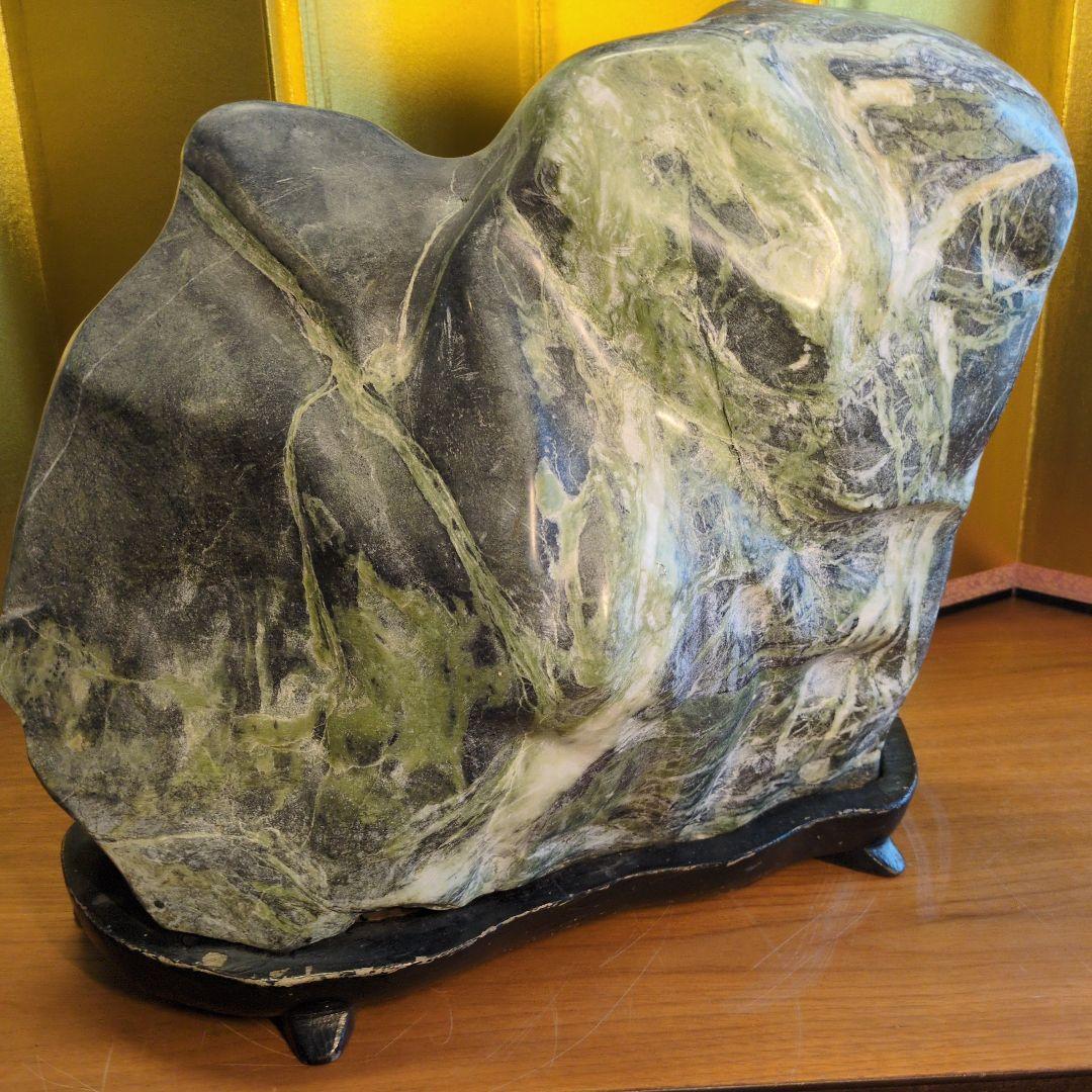 蛇紋石 特大 約25kg 磁力反応有 天然石 自然石 水石 木製専門台座付き