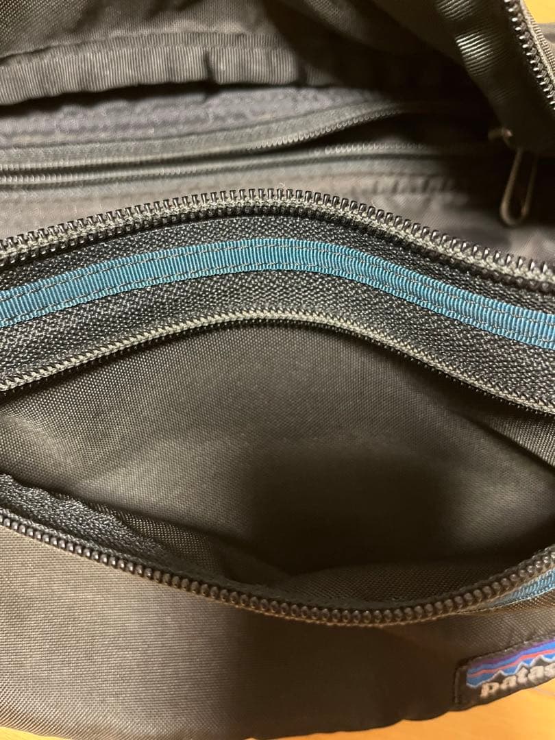 patagonia ボディバッグ 黒　ヒップボルト