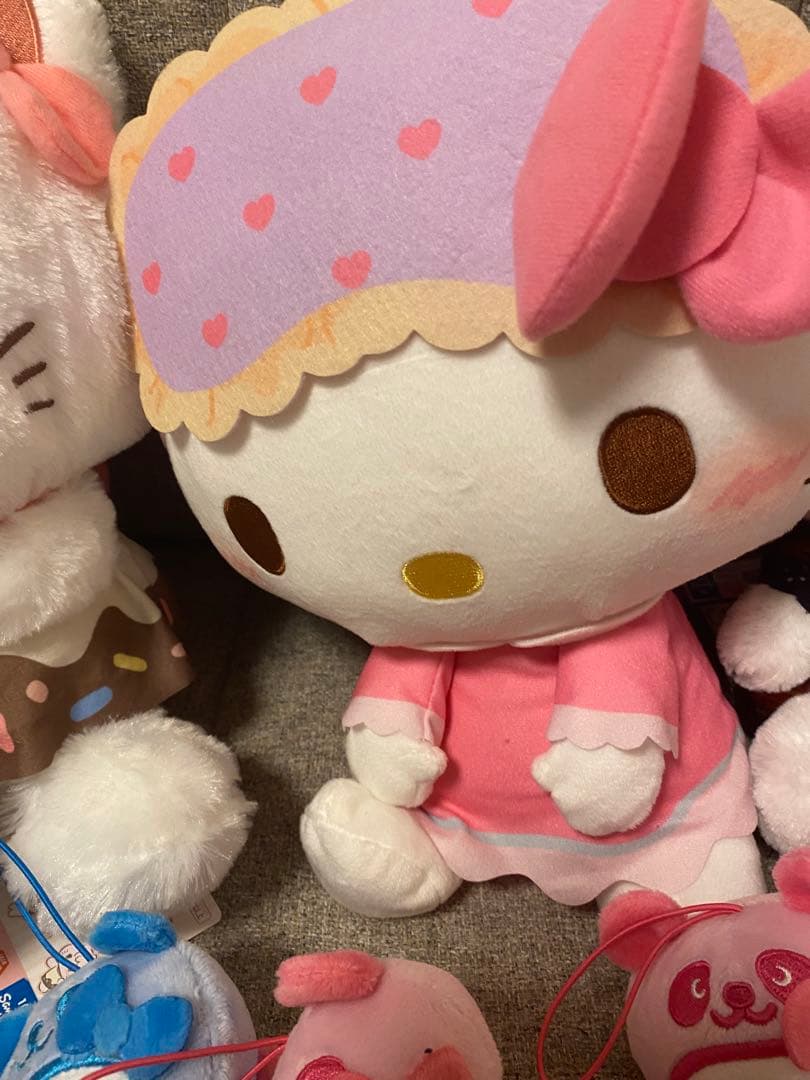 ハローキティのぬいぐるみと雑貨セット