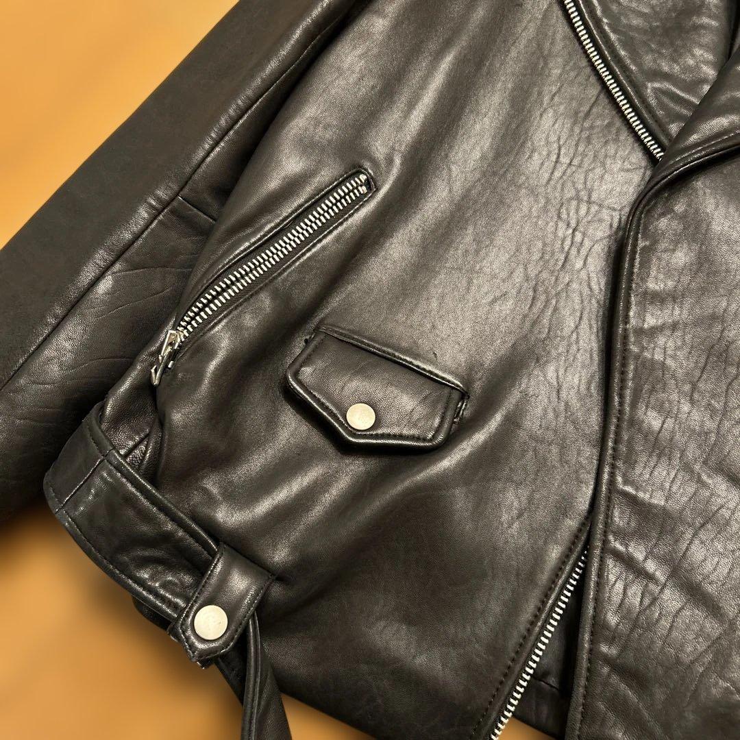 il ブラックレザー 上質 ライダースジャケット ラムレザー Mサイズ