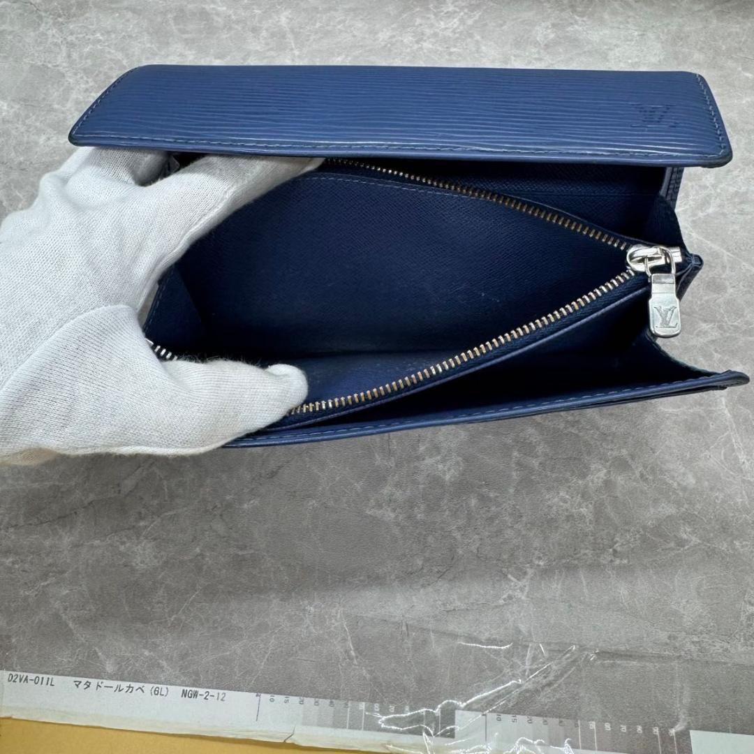 ルイヴィトン　VUITTON エピ ルイヴィトン　長財布　ブルー系