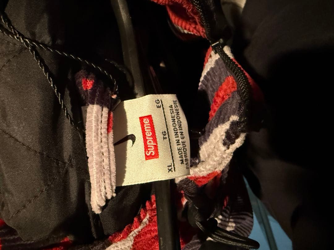 supreme ジャケット　スニダンタグ付き