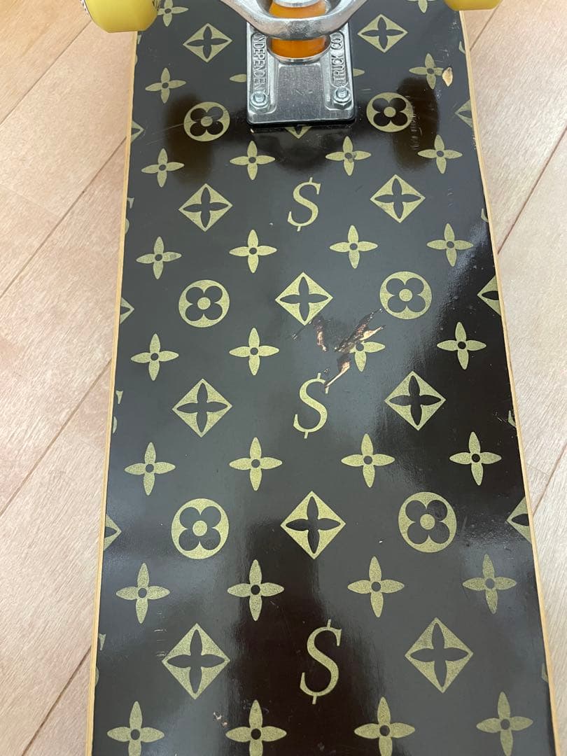 2*1様 Supreme シュプリーム　ヴィトン　ルイヴィトン　スケボー　デッキ