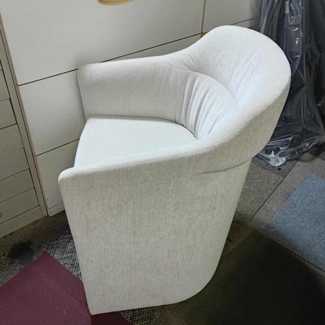 【展示品2025年製】オカムラ　シェリル　ラウンジチェア　パネル脚　ベージュ
