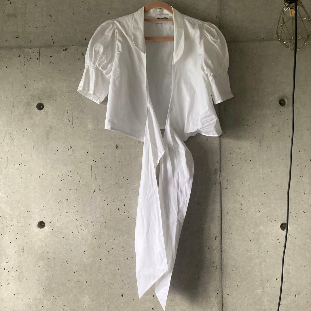 MAISON CLEO ホワイトショート丈フリル袖ブラウス