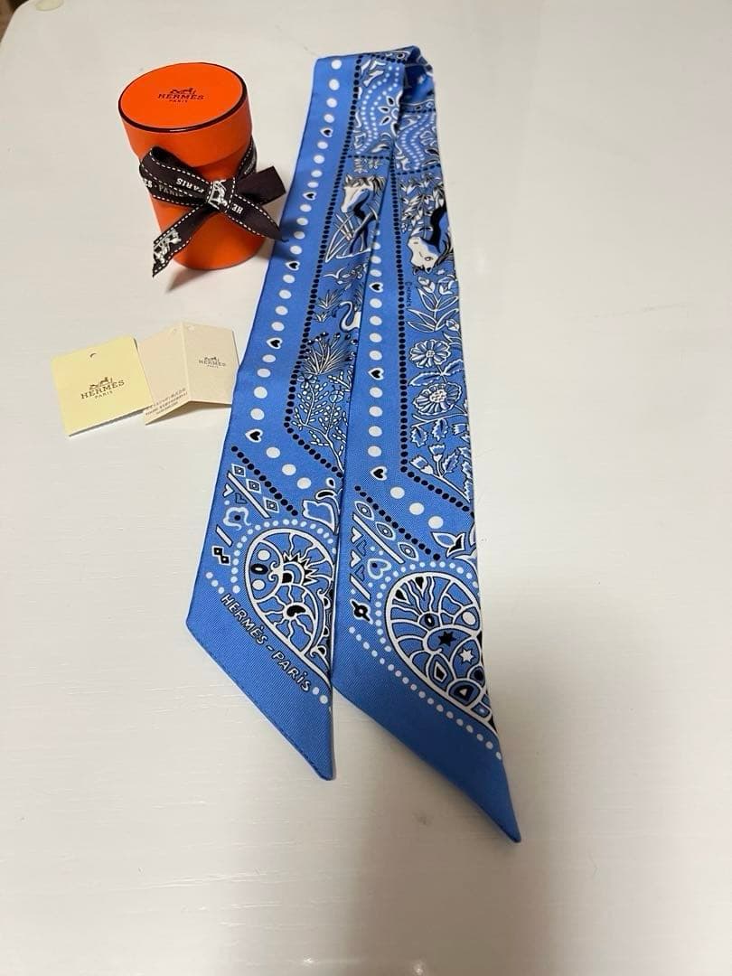 【美品】エルメス★HERMES★ツィリー★ブルー ホワイト★ツイリー★バンダナ柄