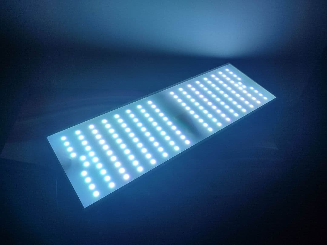 RGB VIVID2 中古 chihiros アクアリウム　ライト