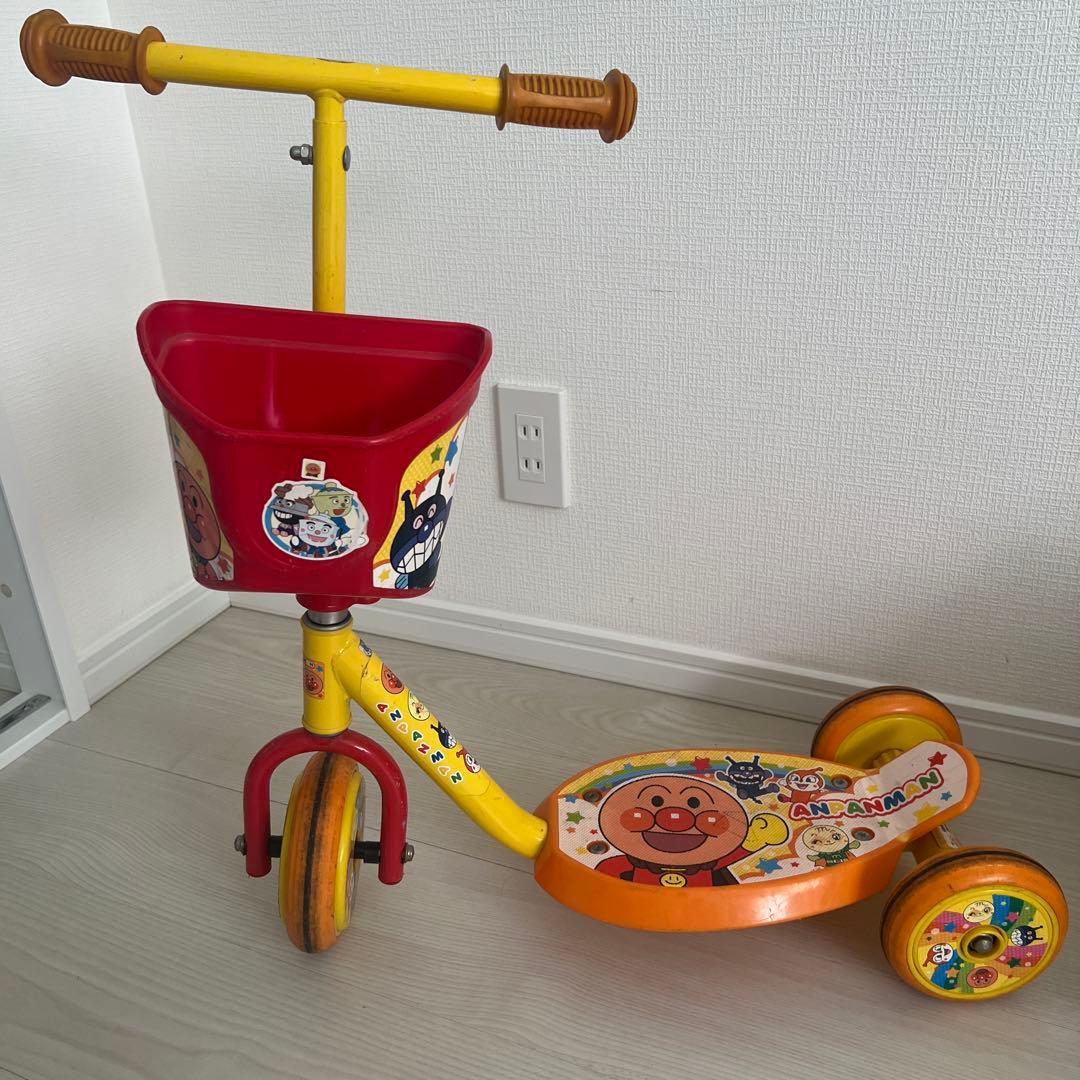 アンパンマン三輪車 赤・黄色