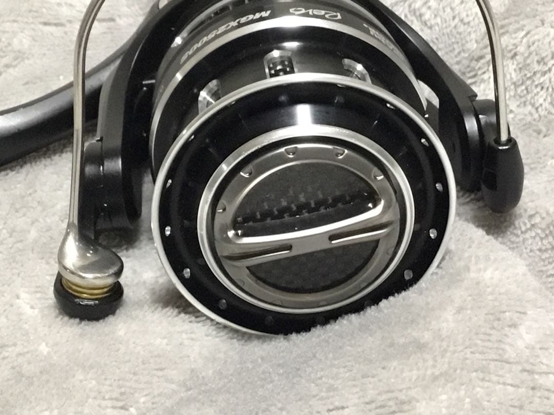 極美品　ABU Revo MGX 2500S