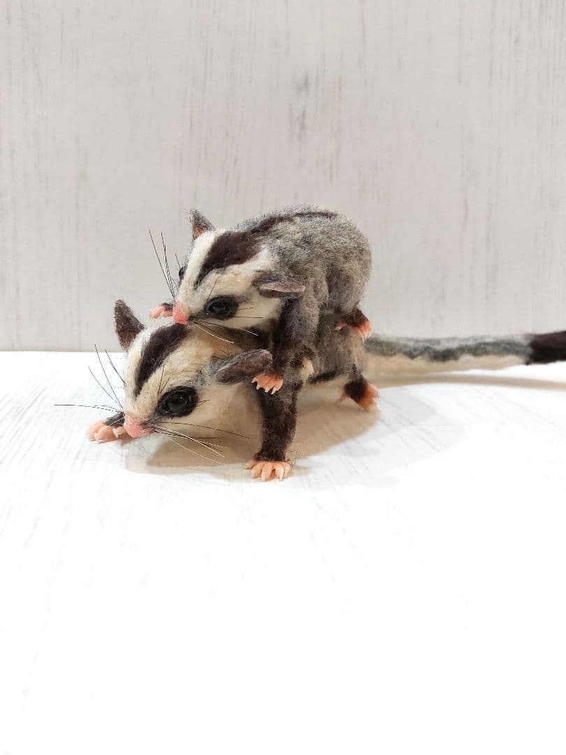 羊毛フェルト　フクロモモンガ　親子