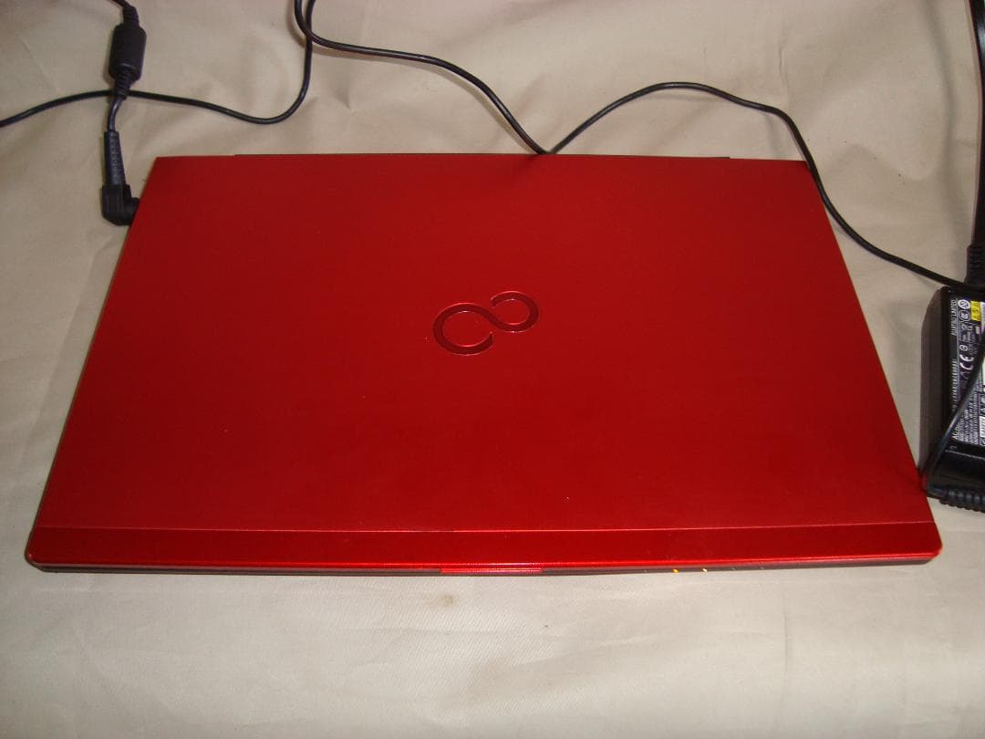富士通、UH75/B3、COREi5ー8250U、128GB/4GB、WIN11