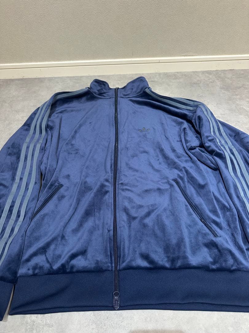 adidas ベロアトラックセットアップ　インディゴ