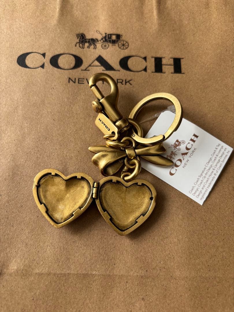 COACH コーチ　ボウ　ハート　ロケットバッグチャーム
