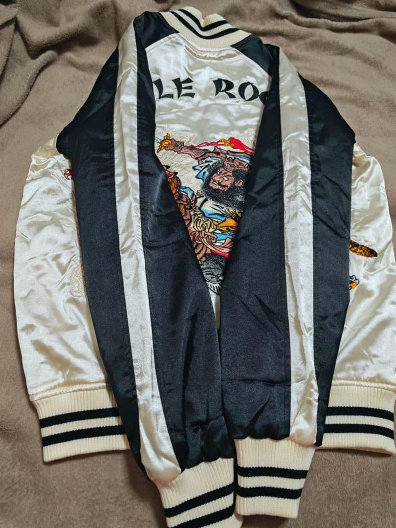 ROGUES 未使用近い 日本限定虎 スカジャン unisex サテン