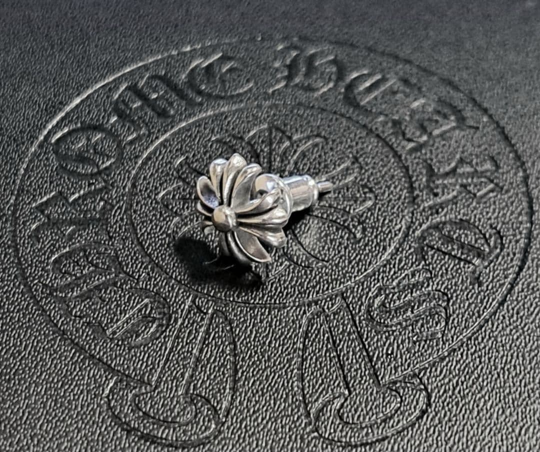 CHROME HEARTS CHプラス スタッド ピアス 片耳
