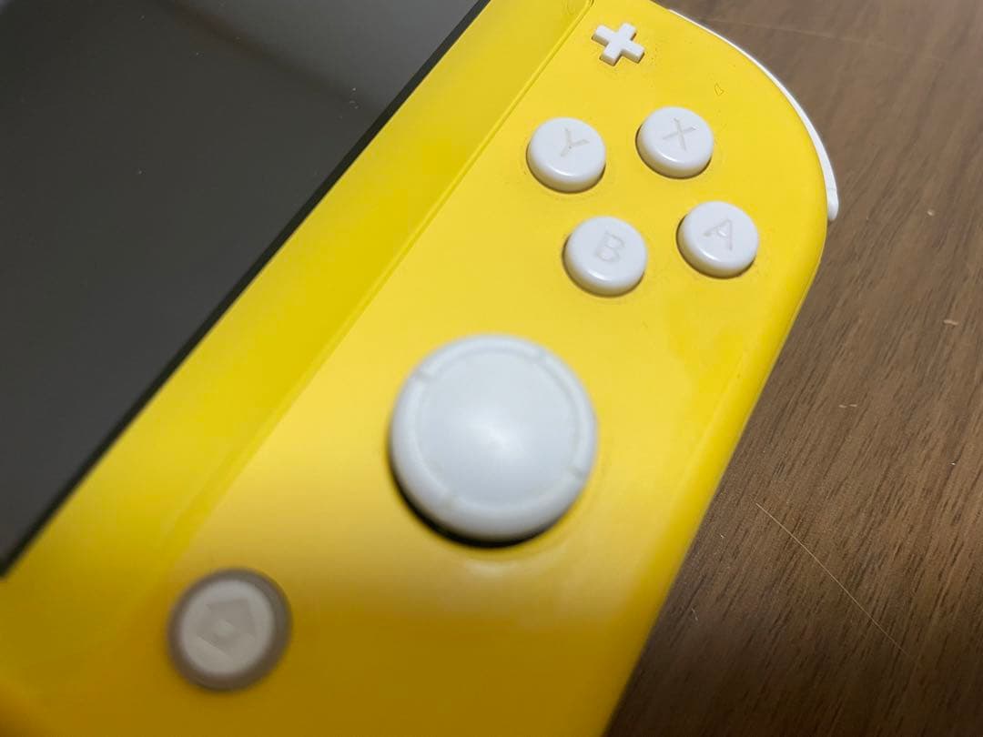 Nintendo Switch Light (ジャンク品)イエロー