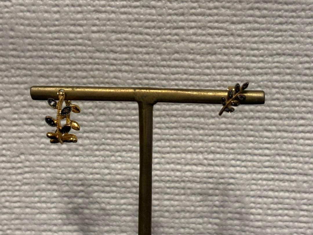アルティーダウード ARTIDA OUD リーフ パヴェ ピアス2点