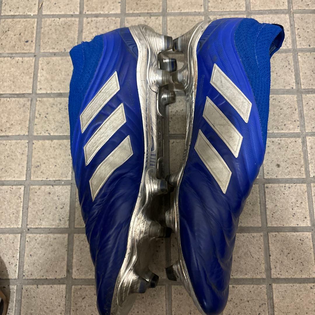 サッカースパイク紐なし