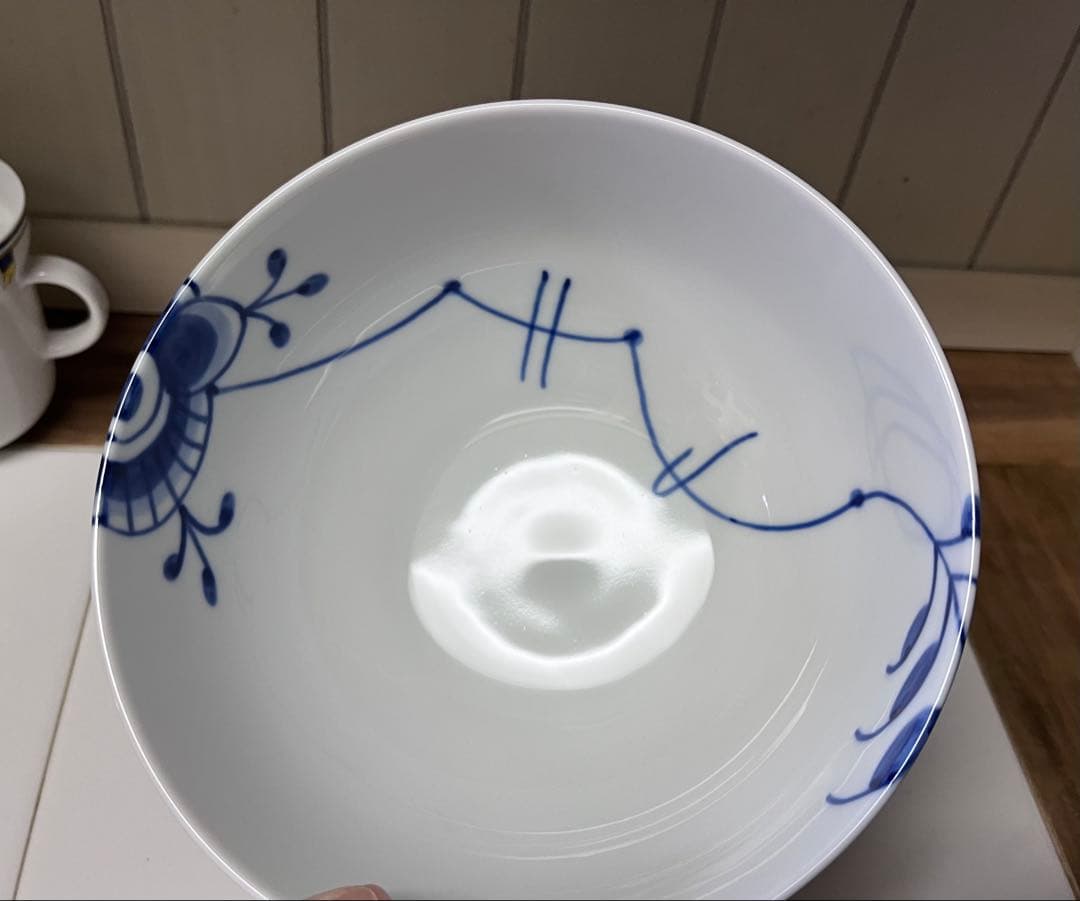 ブルーフルーテッド　メガ　ボウル　18cm