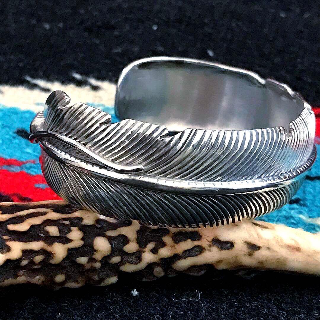 Indian Jewelryハーヴィーメイス　　フェザー　シルバーバングル　③
