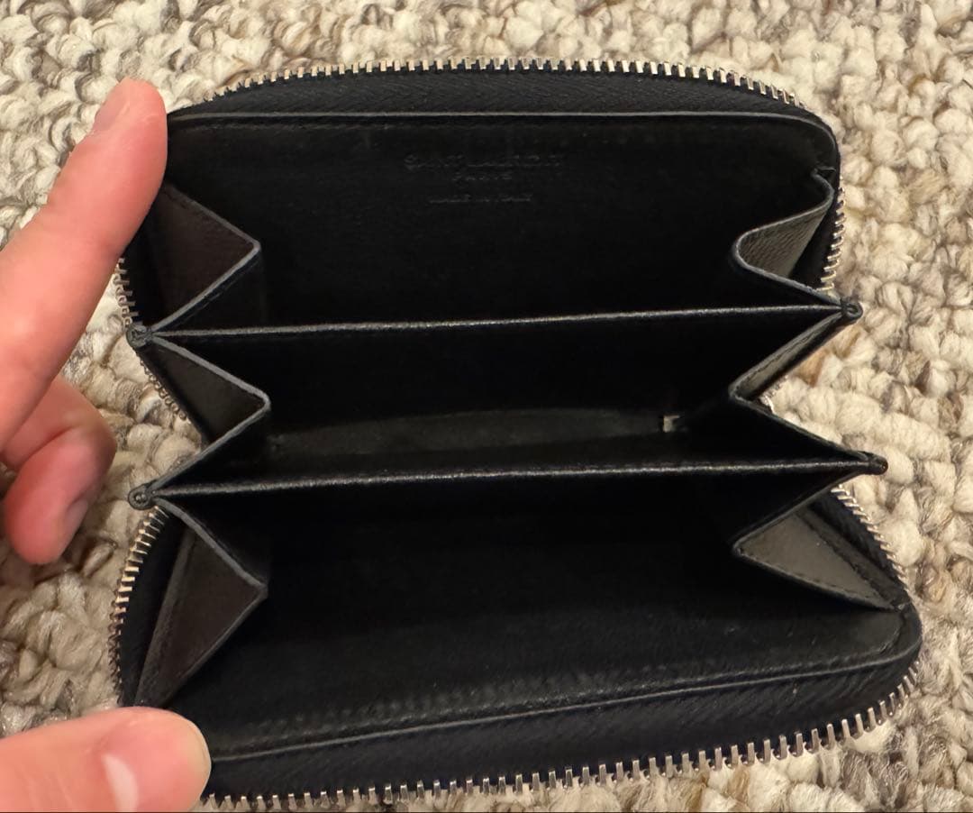 SAINTLAURENT、レザーケース