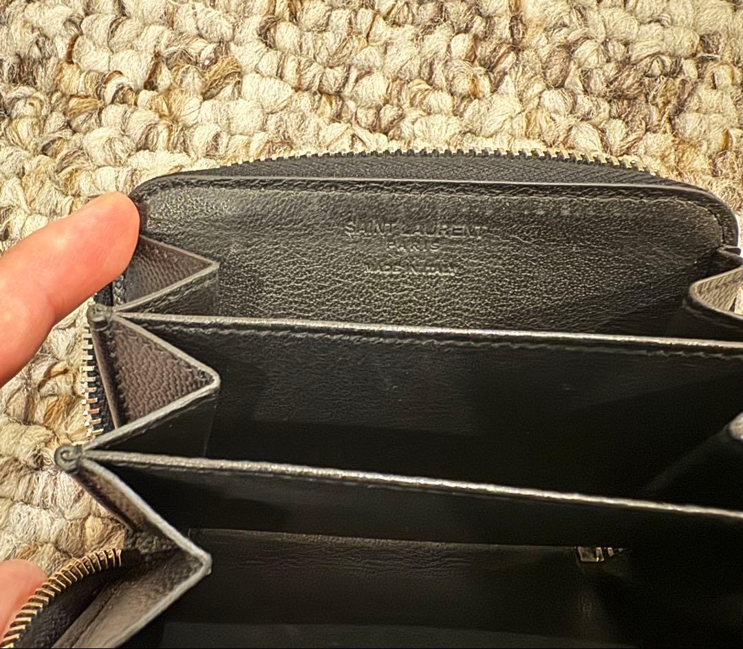 SAINTLAURENT、レザーケース