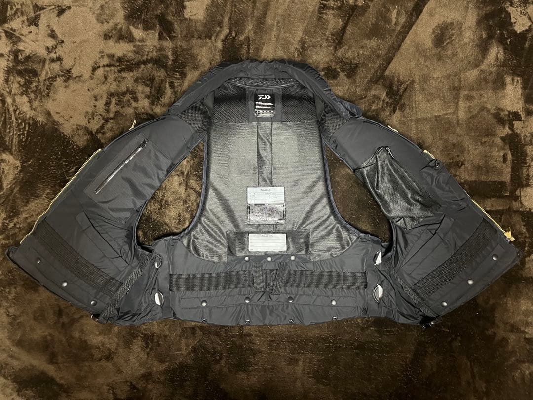 ダイワ トーナメント バリアテックDF-3108T ブラック XL 新品未使用品