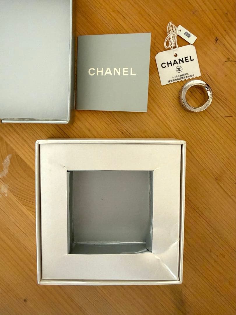 CHANEL シャネル