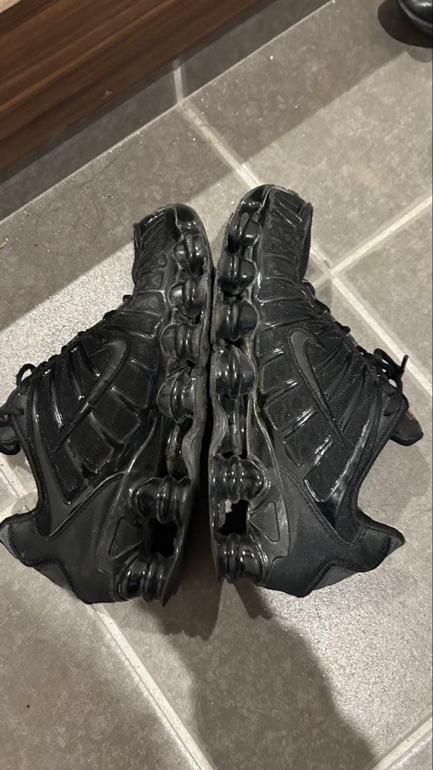 靴 NIKE SHOXX