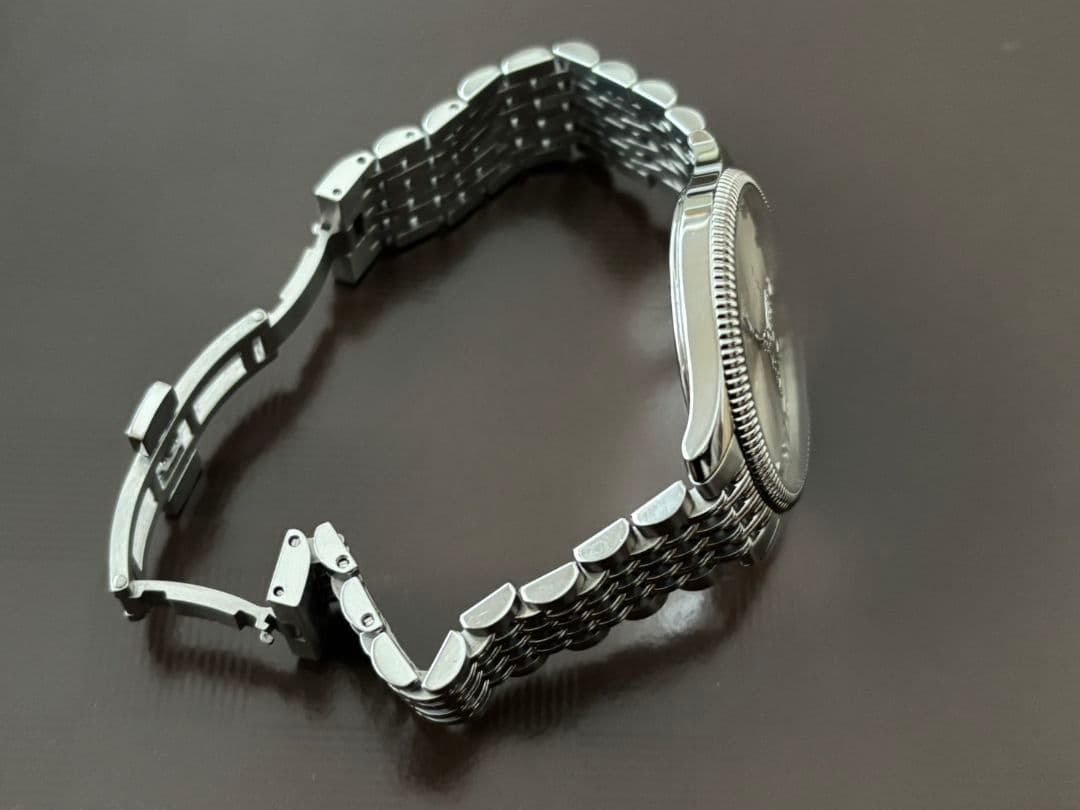 グッチ　時計YA1264153（シルバーダイヤル、シルバーステンレスベルト）