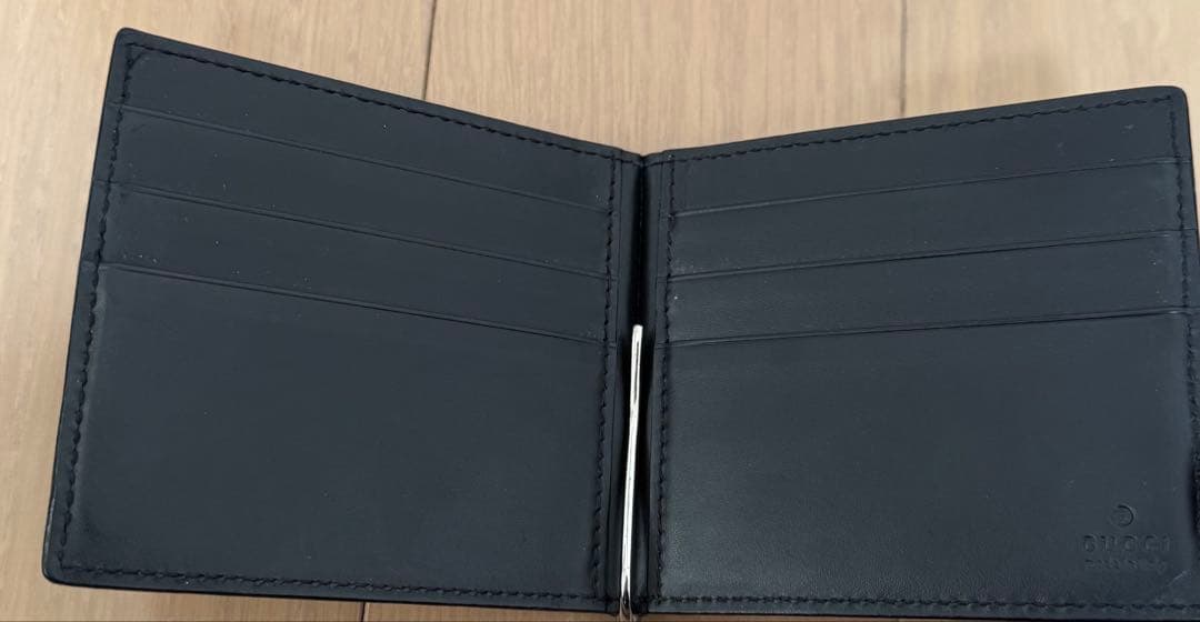GUCCI 二つ折り財布　マネークリップ財布