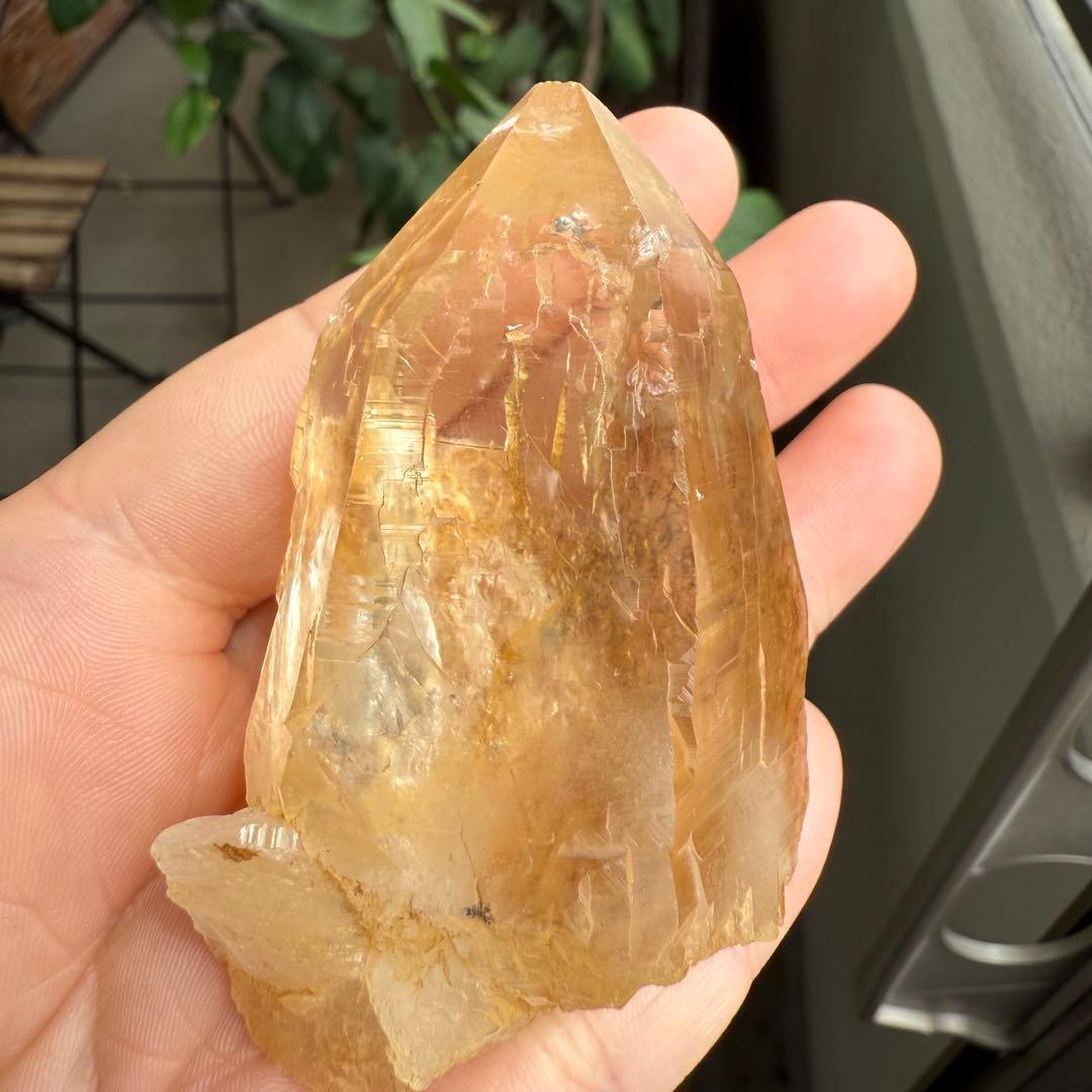 ヒマラヤ水晶　ゴールデンヒーラー 114g 専用台座付き　成長線　接合線 原石④
