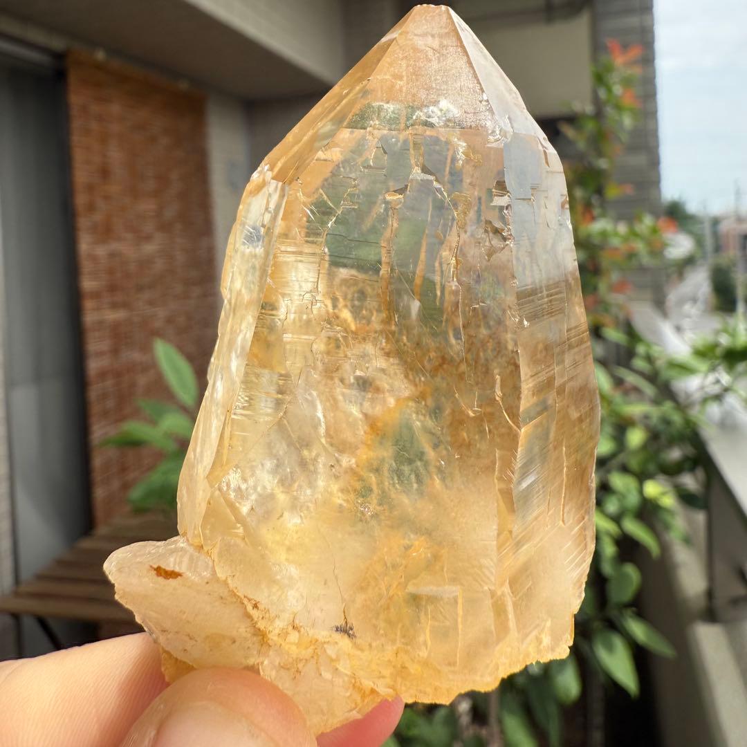 ヒマラヤ水晶　ゴールデンヒーラー 114g 専用台座付き　成長線　接合線 原石④