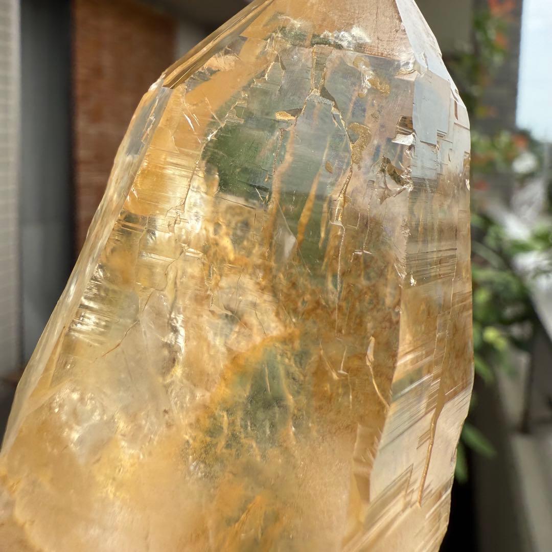 ヒマラヤ水晶　ゴールデンヒーラー 114g 専用台座付き　成長線　接合線 原石④