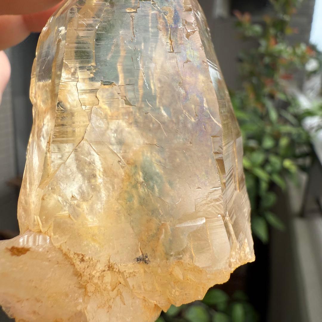 ヒマラヤ水晶　ゴールデンヒーラー 114g 専用台座付き　成長線　接合線 原石④