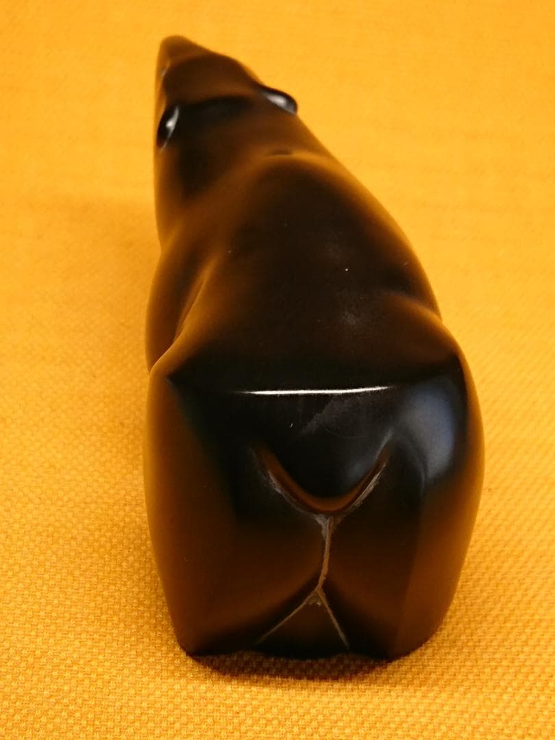 【美品】くま　石彫　彫像　カナダ　置物　インテリア　工芸品　美術品　A1004