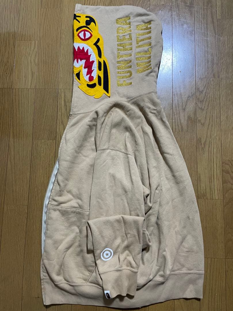 A BATHING APE / エイプ/カモフラージュ柄トラ刺繍フードパーカー